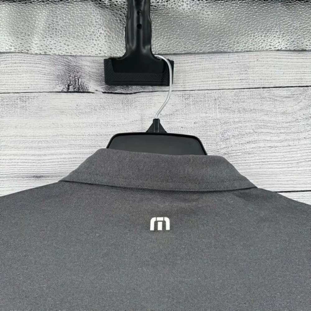 Travis Mathew Golf Polo Shirt Mens Size Medium Gray Short Sleeve Polyester‎ Logo